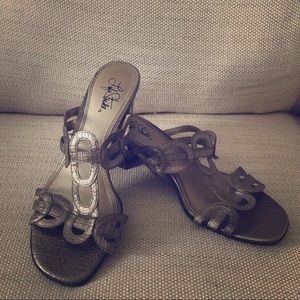 Low Heeled Leather Slip On Style!